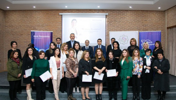 sahibkarligin-inkisafi-fondu-ve-bank-respublika-regionlarda-qadin-sahibkarlar-ucun-telimler-teskil-e